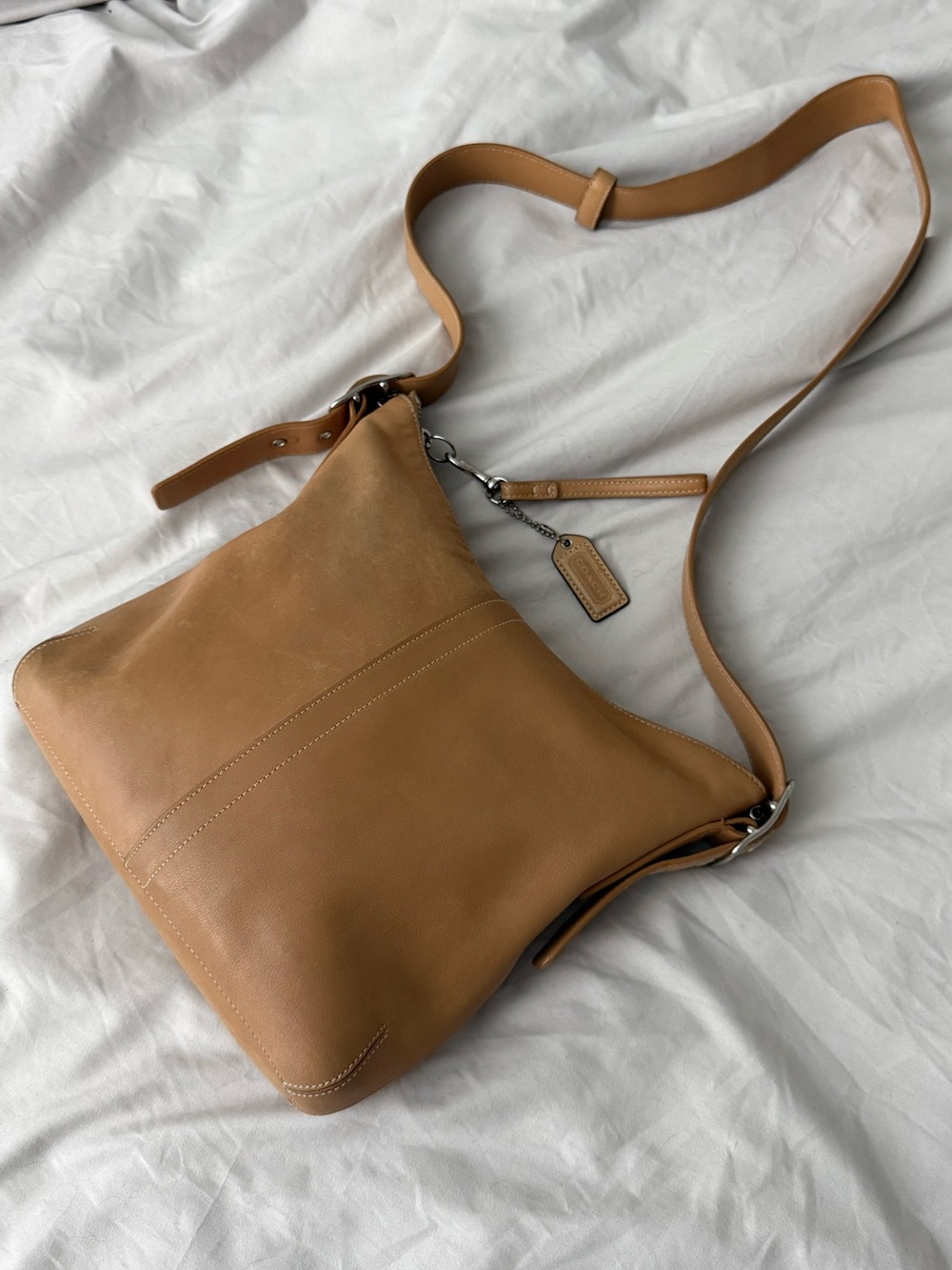 Coach 9326 Small Slim Duffle Shoulder Bag Dark Camel Glove Tanned Leather Y2K